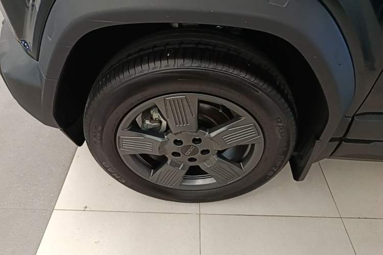 Used iCAR 03T 2024 520km Two-Wheel Drive Long-Range Version Left Front Wheel Hub