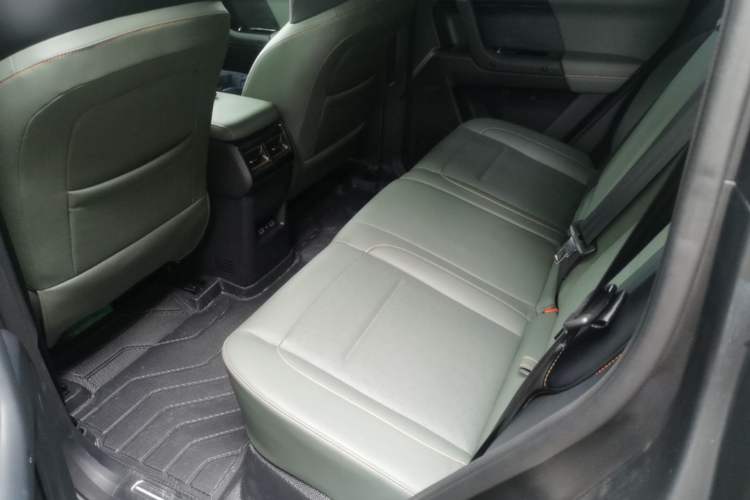 Used iCAR 03T 2024 520km Two-Wheel Drive Long-Range Enjoyment Edition Left Rear Seat