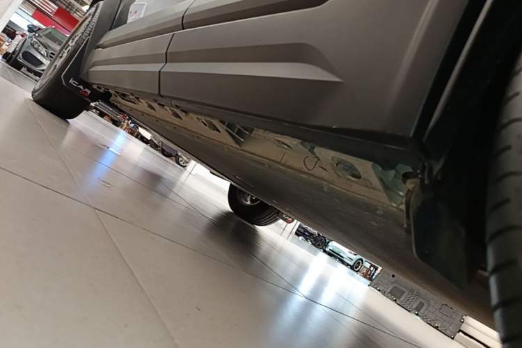 Used iCAR 03T 2024 520km Two-Wheel Drive Long-Range Version Left Side Sill