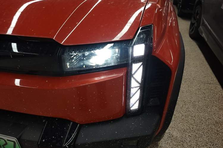 Used iCAR 03T 2024 501km Four-wheel Drive Long-Range Version Left Front Headlight