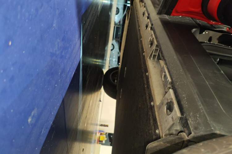 Used iCAR 03T 2024 501km Four-wheel Drive Long-Range Version Left Side Sill
