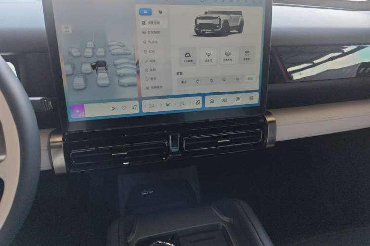 Used iCAR 03T 2024 501km Four-wheel Drive Long-Range Version Audio And AC Panel