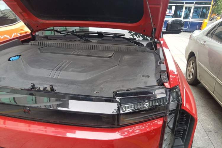 Used iCAR 03T 2024 520km Two-Wheel Drive Long-Range Version Engine Bay Left