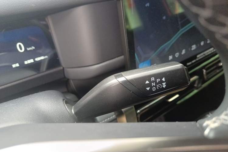 Used iCAR 03T 2024 520km Two-Wheel Drive Long-Range Version Gear Lever