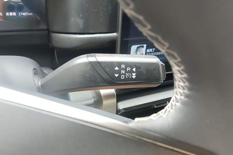 Used iCAR 03T 2024 520km Two-Wheel Drive Long-Range Version Gear Lever