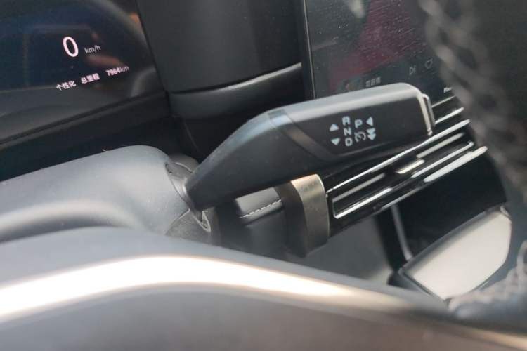Used iCAR 03T 2024 501km Four-wheel Drive Long-Range Version Gear Lever