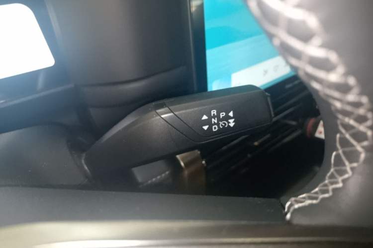 Used iCAR 03T 2024 520km Two-Wheel Drive Long-Range Version Gear Lever