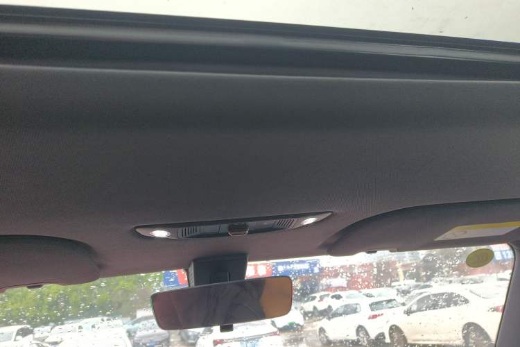 Used iCAR 03T 2024 501km Four-wheel Drive Long-Range Version Headliner