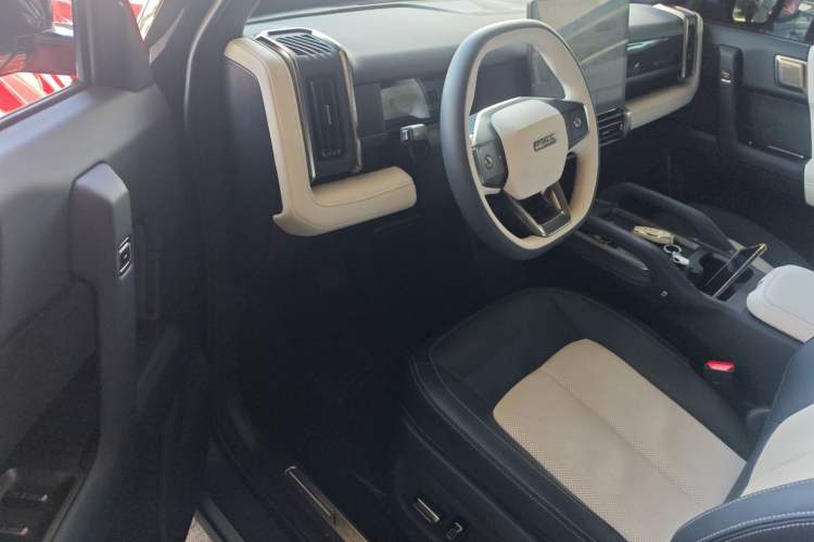 Used iCAR 03T 2024 501km Four-wheel Drive Long-Range Version Interior 3