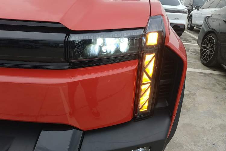 Used iCAR 03T 2024 501km Four-wheel Drive Long-Range Version Left Front Headlight
