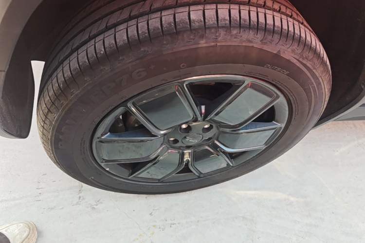 Used iCAR 03T 2024 501km Four-wheel Drive Long-Range Version Left Front Wheel Hub