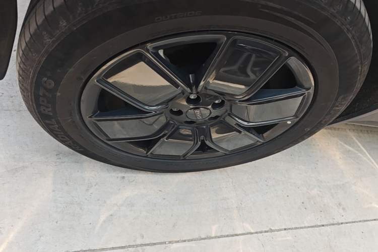 Used iCAR 03T 2024 501km Four-wheel Drive Long-Range Version Left Front Wheel Hub