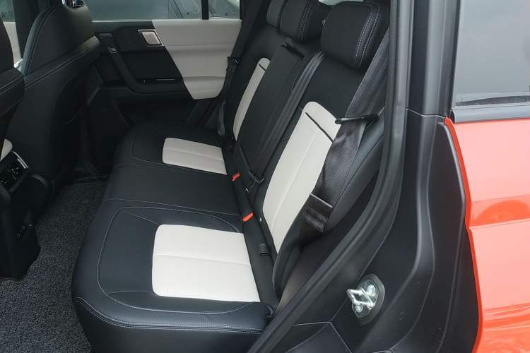 Used iCAR 03T 2024 501km Four-wheel Drive Long-Range Version Left Rear Seat