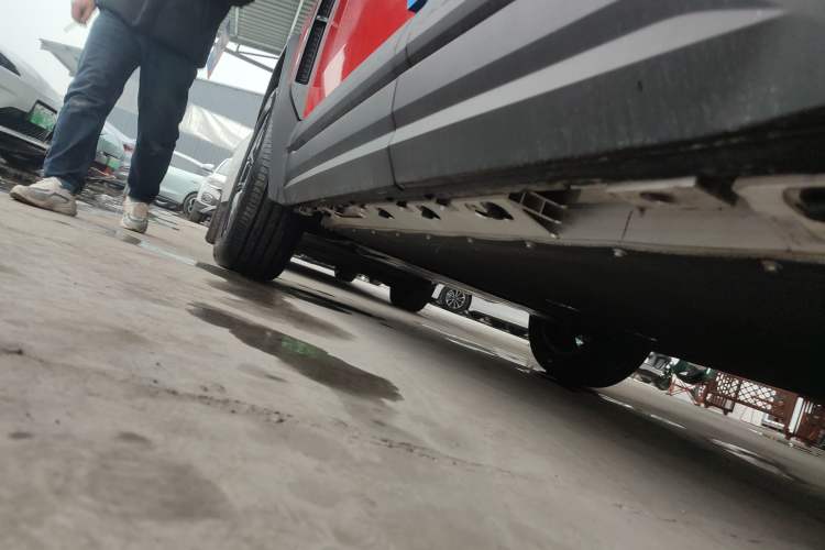 Used iCAR 03T 2024 501km Four-wheel Drive Long-Range Version Left Side Sill