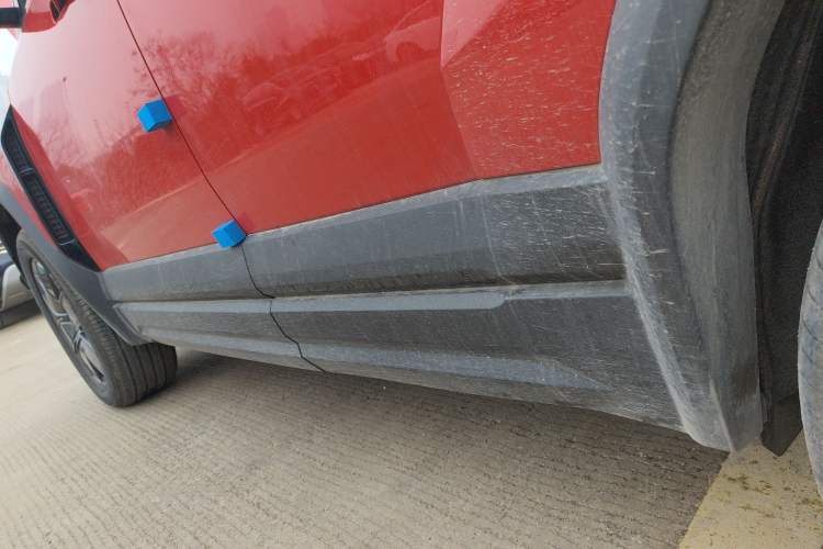 Used iCAR 03T 2024 501km Four-wheel Drive Long-Range Version Left Side Sill