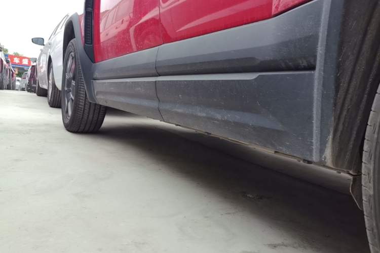Used iCAR 03T 2024 501km Four-wheel Drive Long-Range Version Left Side Sill