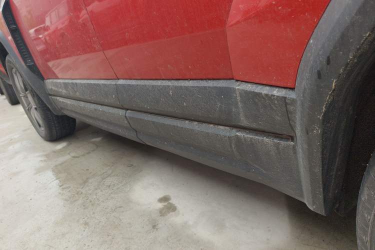 Used iCAR 03T 2024 501km Four-wheel Drive Long-Range Version Left Side Sill