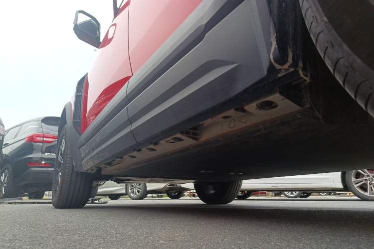 Used iCAR 03T 2024 501km Four-wheel Drive Long-Range Version Left Side Sill