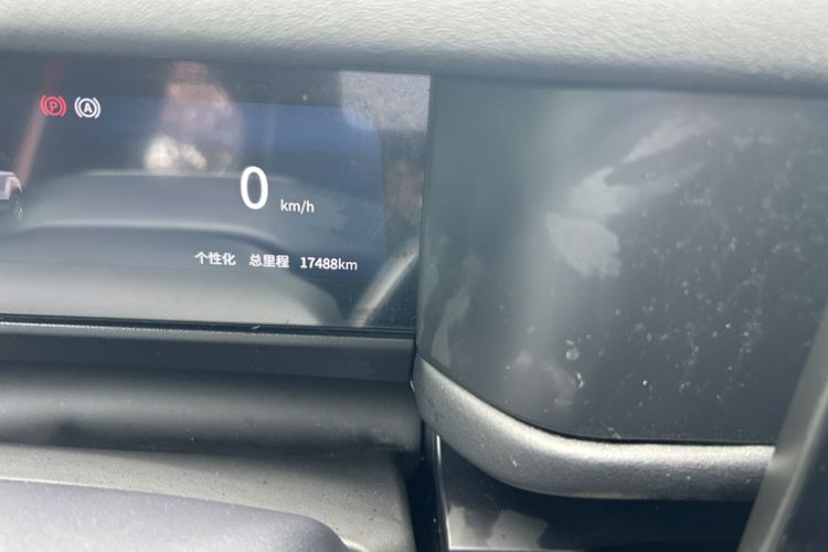 Used iCAR 03T 2024 520km Two-Wheel Drive Long-Range Version Odometer Close Up
