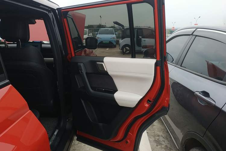 Used iCAR 03T 2024 501km Four-wheel Drive Long-Range Version Right Rear Door Interior