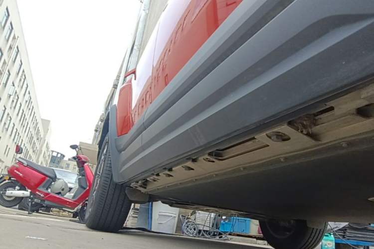 Used iCAR 03T 2024 520km Two-Wheel Drive Long-Range Version Right Side Sill
