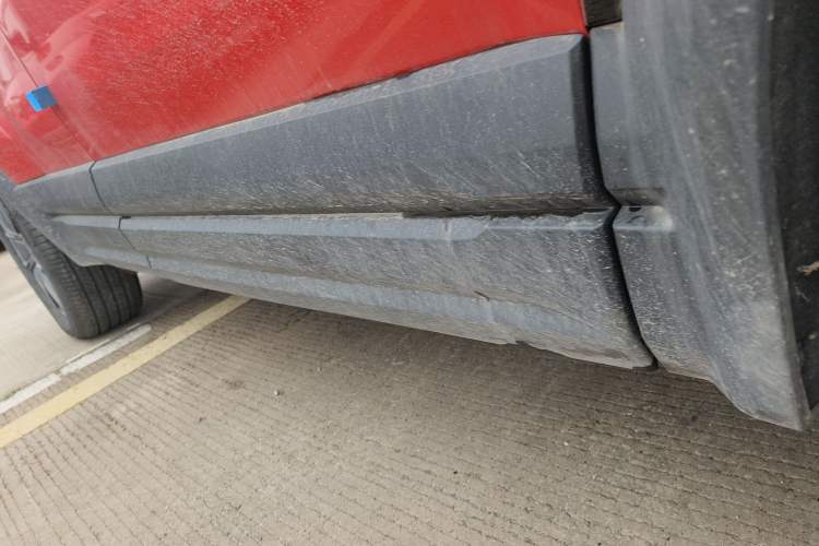 Used iCAR 03T 2024 501km Four-wheel Drive Long-Range Version Right Side Sill