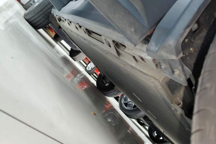 Used iCAR 03T 2024 501km Four-wheel Drive Long-Range Version Right Side Sill