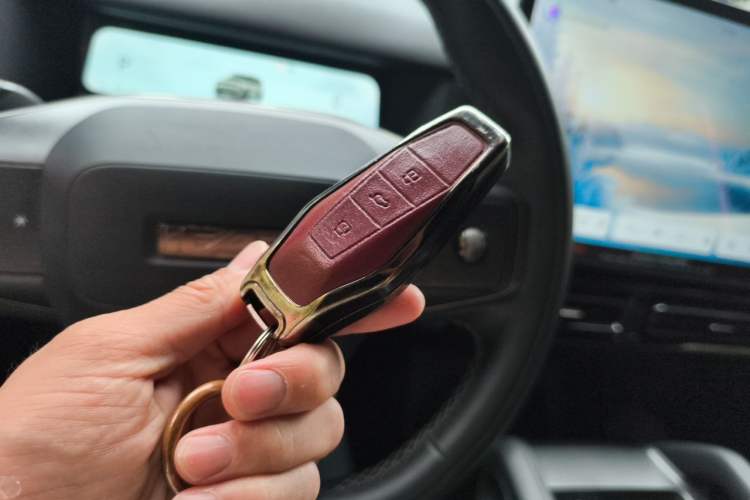 Used iCAR 03T 2024 501km Four-wheel Drive Long-Range Version Vehicle Key
