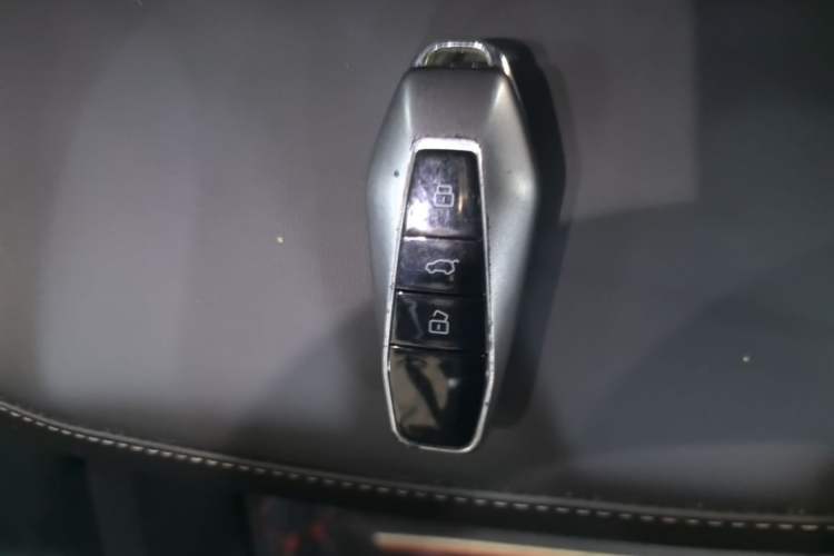 Used iCAR 03T 2024 501km Four-wheel Drive Long-Range Version Vehicle Key