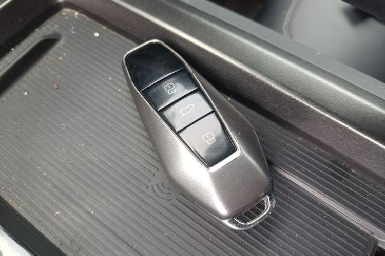 Used iCAR 03T 2024 501km Four-wheel Drive Long-Range Version Vehicle Key