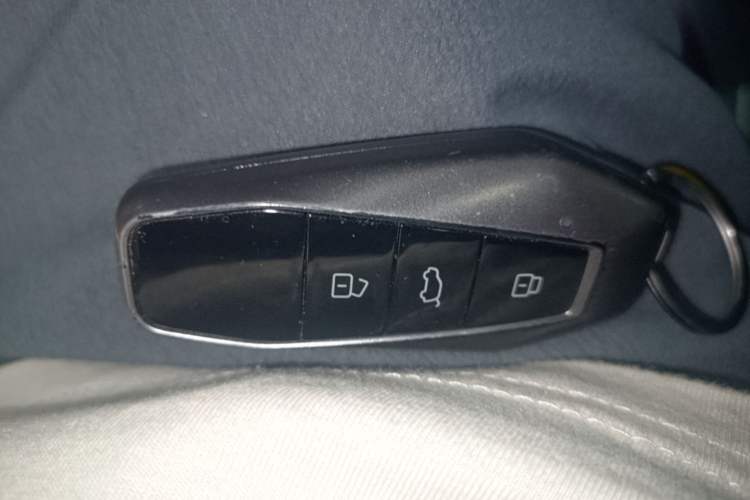 Used iCAR 03T 2024 520km Two-Wheel Drive Long-Range Version Vehicle Key