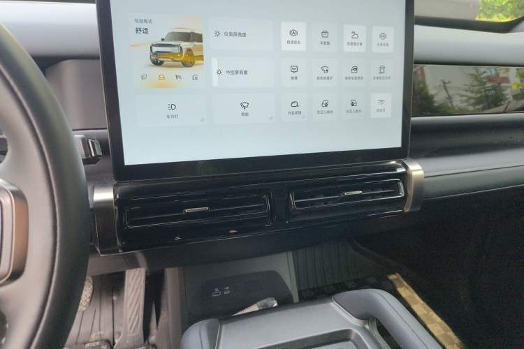 Used iCAR 03T 2024 501km Four-wheel Drive Long-Range Version Audio And AC Panel