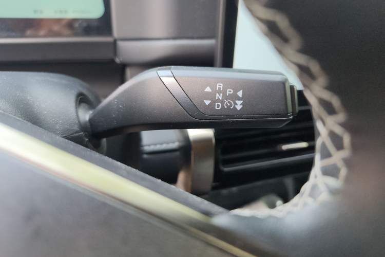 Used iCAR 03T 2024 501km Four-wheel Drive Long-Range Version Gear Lever