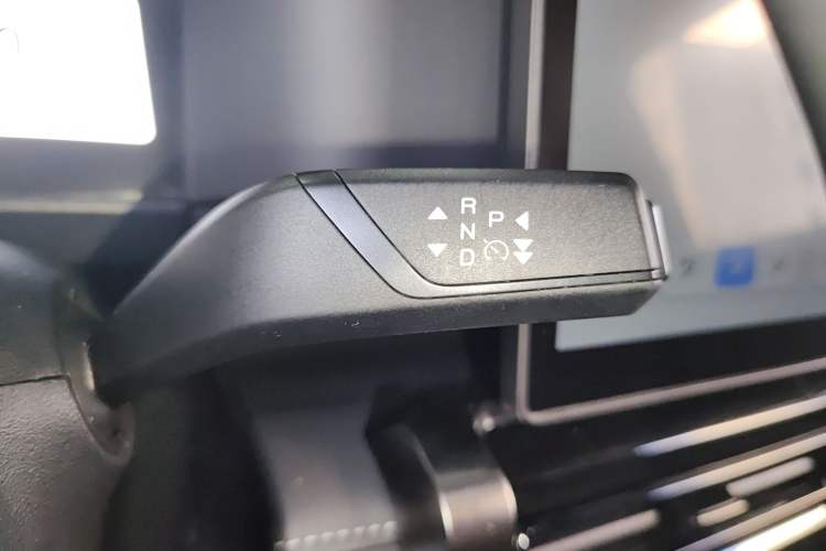 Used iCAR 03T 2024 520km Two-Wheel Drive Long-Range Version Gear Lever