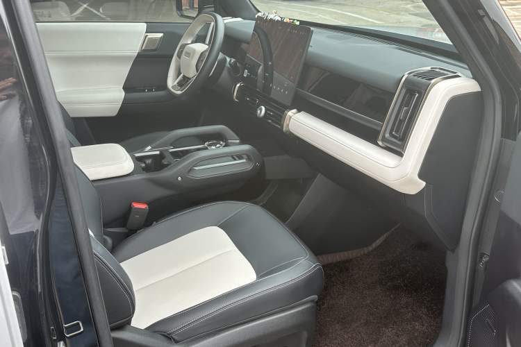 Used iCAR 03T 2024 501km Four-wheel Drive Long-Range Version Interior 7