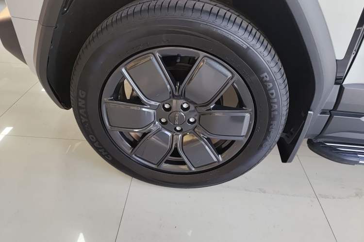 Used iCAR 03T 2024 520km Two-Wheel Drive Long-Range Version Left Front Wheel Hub