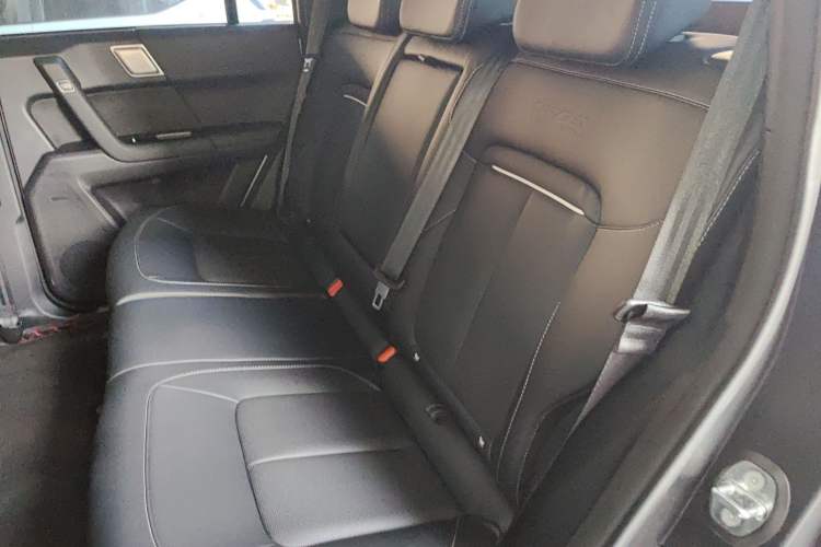 Used iCAR 03T 2024 520km Two-Wheel Drive Long-Range Version Left Rear Seat