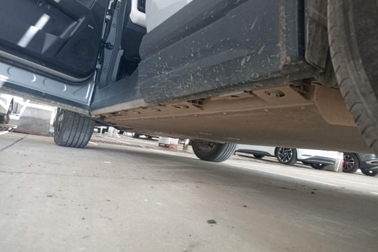 Used iCAR 03T 2024 501km Four-wheel Drive Long-Range Version Left Side Sill