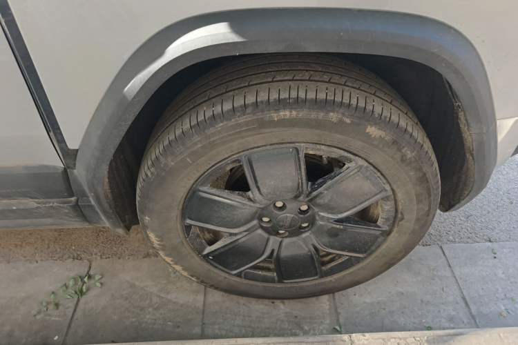 Used iCAR 03T 2024 501km Four-wheel Drive Long-Range Version Right Front Wheel Hub