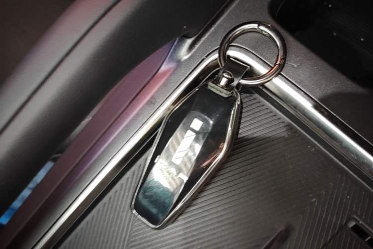 Used iCAR 03T 2024 520km Two-Wheel Drive Long-Range Version Vehicle Key