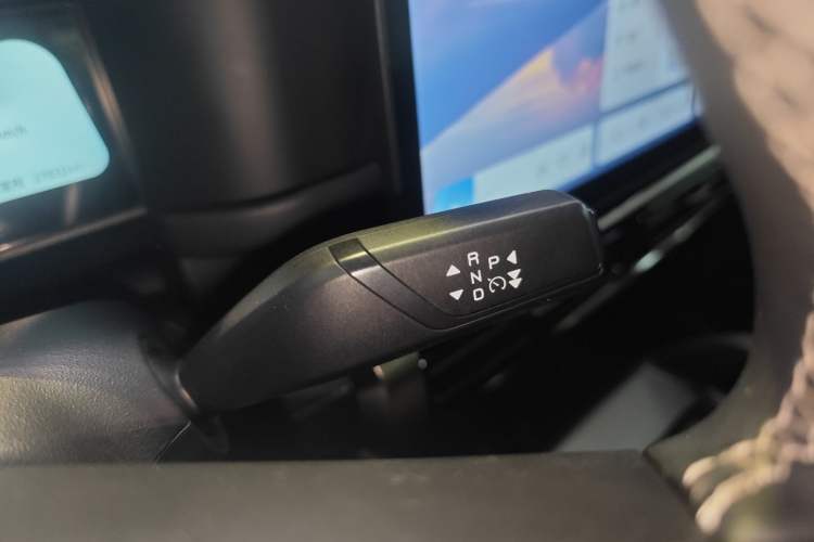 Used iCAR 03T 2024 501km Four-wheel Drive Long-range Enjoyment Version Gear Lever