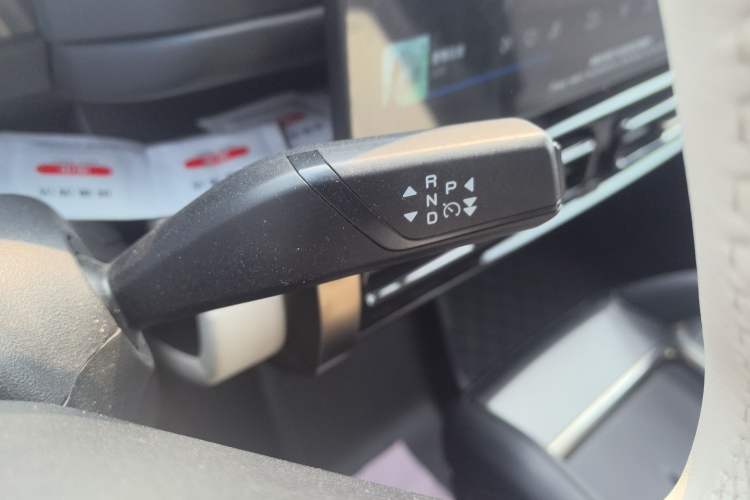 Used iCAR 03T 2024 520km Two-Wheel Drive Long-Range Version Gear Lever