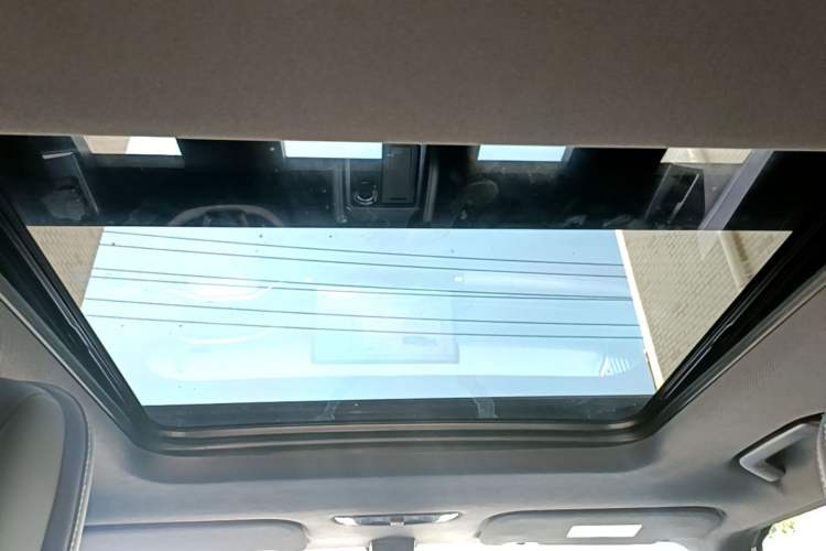 Used iCAR 03T 2024 501km Four-wheel Drive Long-Range Version Headliner