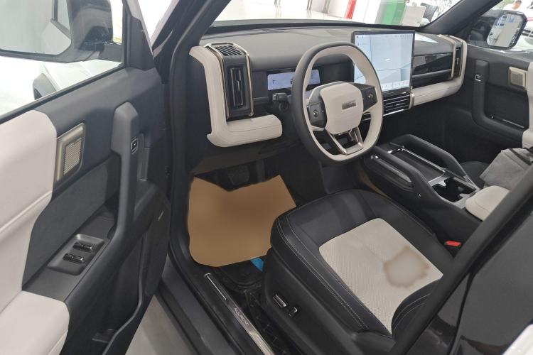 Used iCAR 03T 2024 520km Two-Wheel Drive Long-Range Version Interior 3