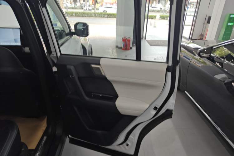 Used iCAR 03T 2024 520km Two-Wheel Drive Long-Range Version Interior 6