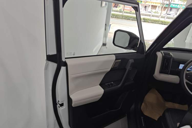 Used iCAR 03T 2024 520km Two-Wheel Drive Long-Range Version Interior 7