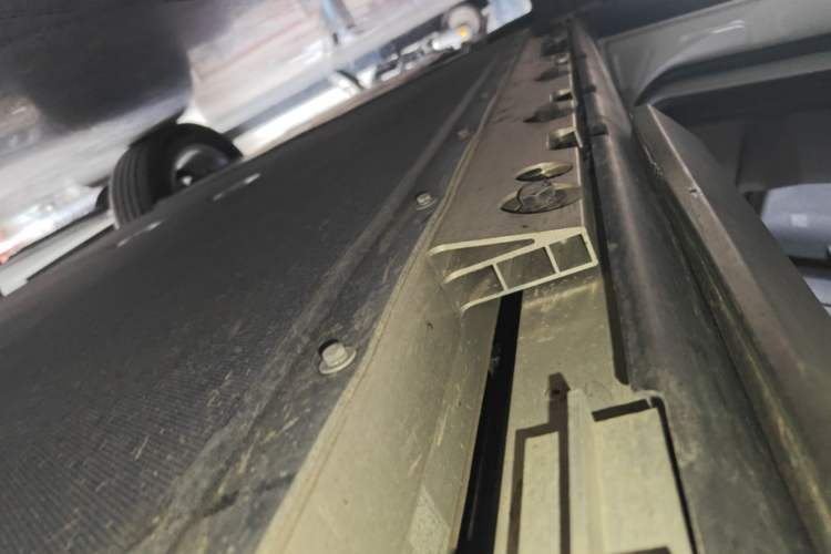 Used iCAR 03T 2024 501km Four-wheel Drive Long-Range Version Left Side Sill