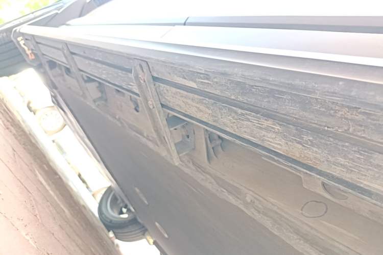Used iCAR 03T 2024 501km Four-wheel Drive Long-Range Version Left Side Sill