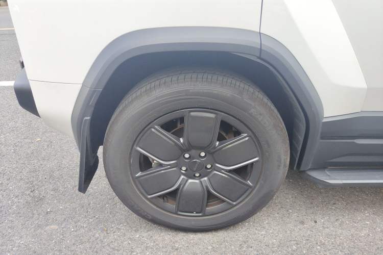 Used iCAR 03T 2024 501km Four-wheel Drive Long-Range Version Right Rear Wheel Hub