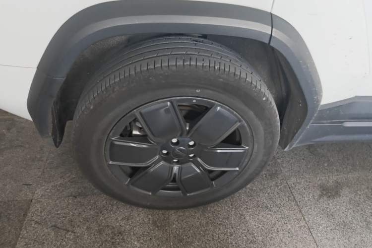Used iCAR 03T 2024 501km Four-wheel Drive Long-Range Version Right Rear Wheel Hub
